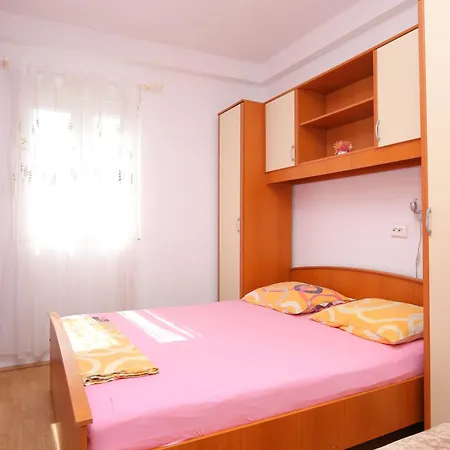 Appartement By The Sea Vinisce, Trogir - 24197 Vinišće