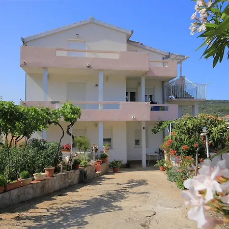 Appartement By The Sea Vinisce, Trogir - 24197 *
